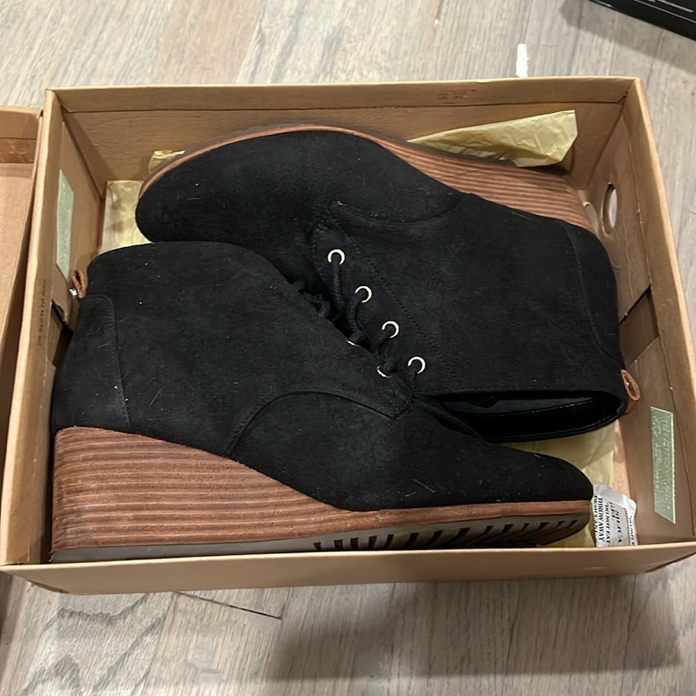 Brand new Dr. Scholls wedge booties